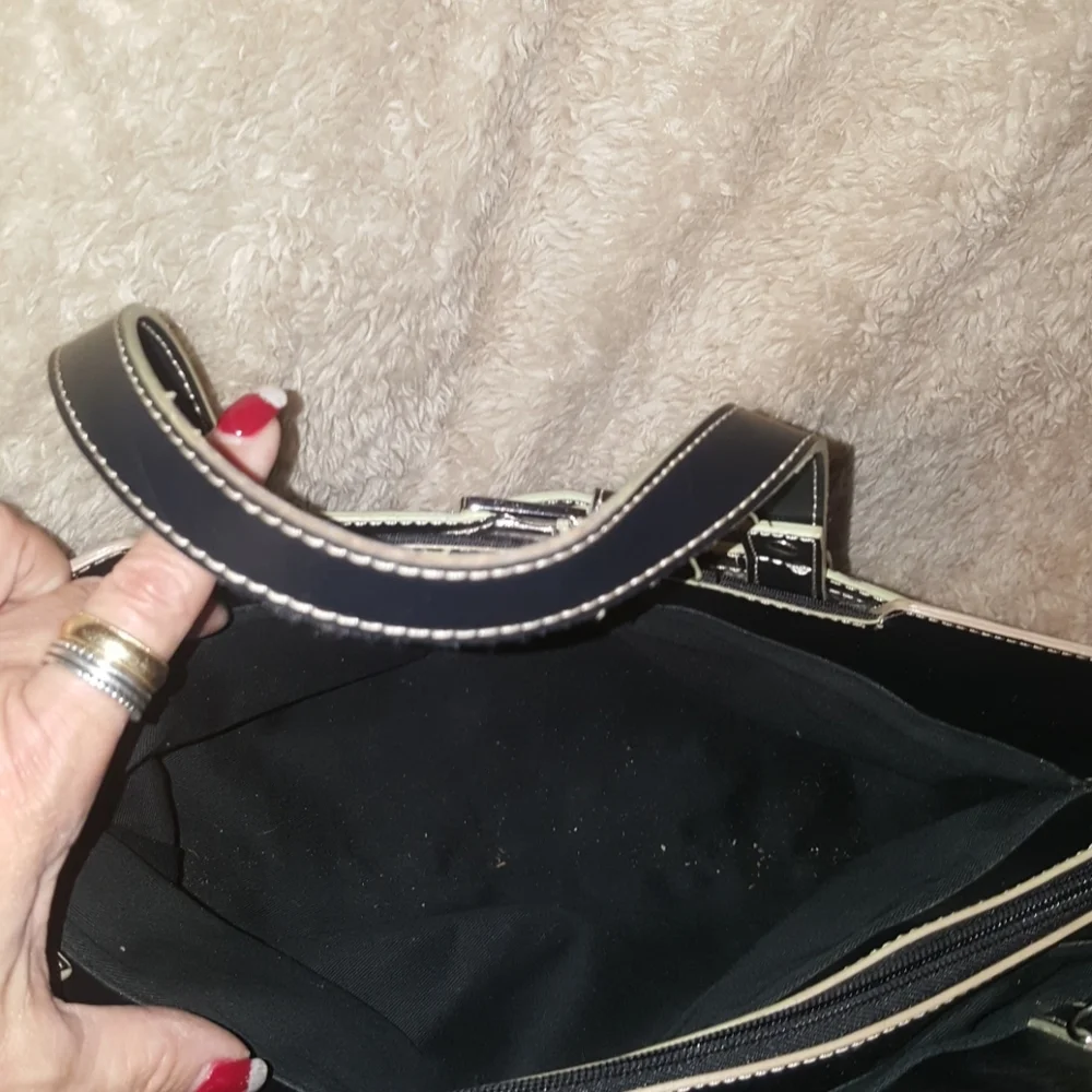 Etienne Aigner Large Purse - Picture 5 of 11
